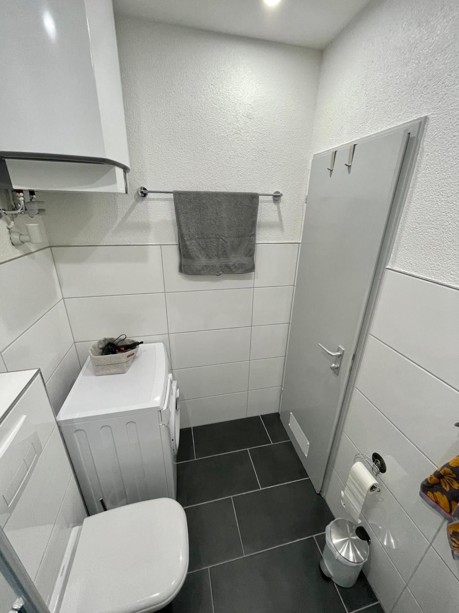 Apartamento Naehe Hauptbahnhof & Ece-Center, Smart Tv Karlsruhe Exterior foto
