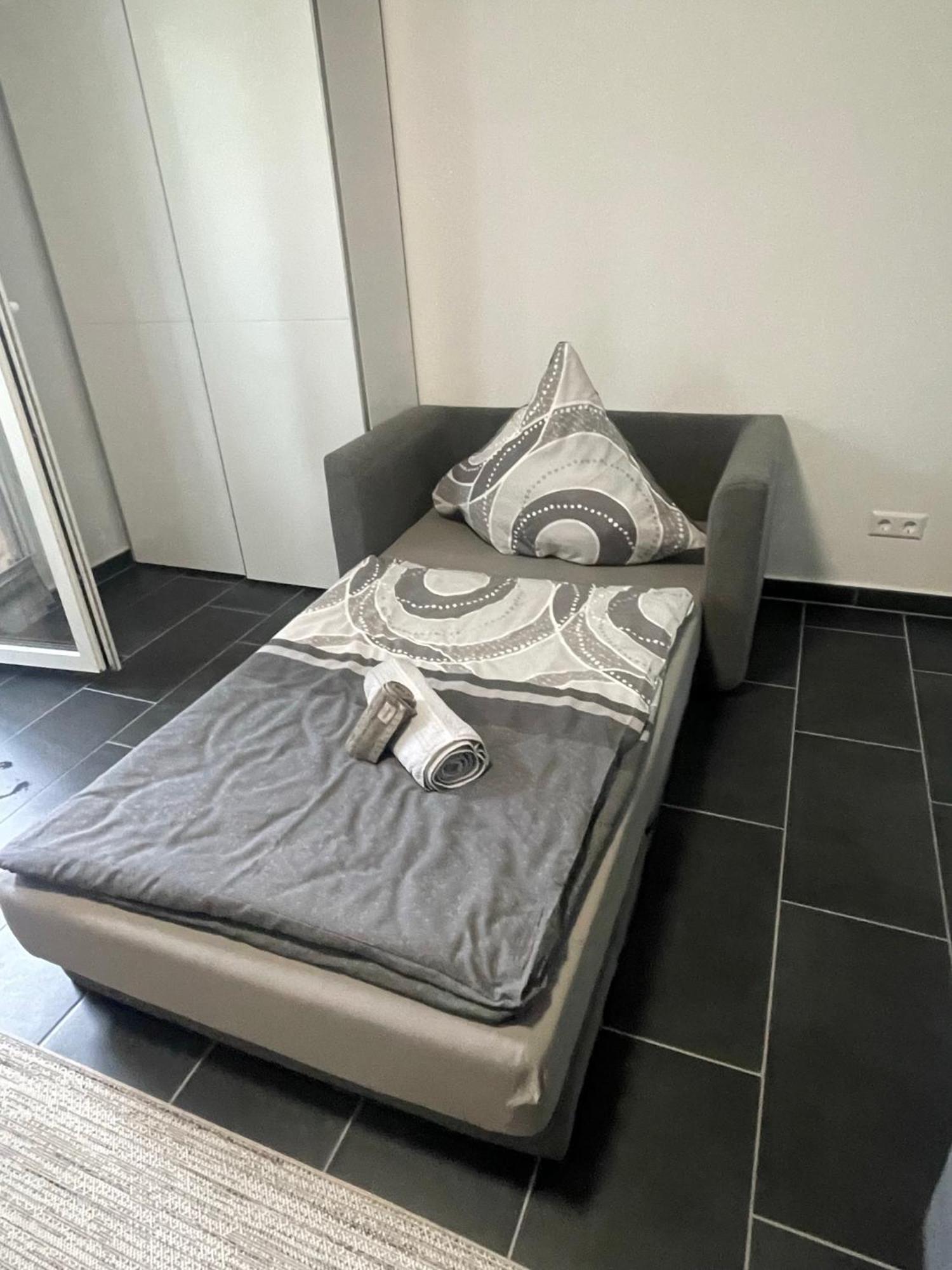 Apartamento Naehe Hauptbahnhof & Ece-Center, Smart Tv Karlsruhe Exterior foto
